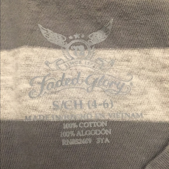 V neck tee - Picture 3 of 3